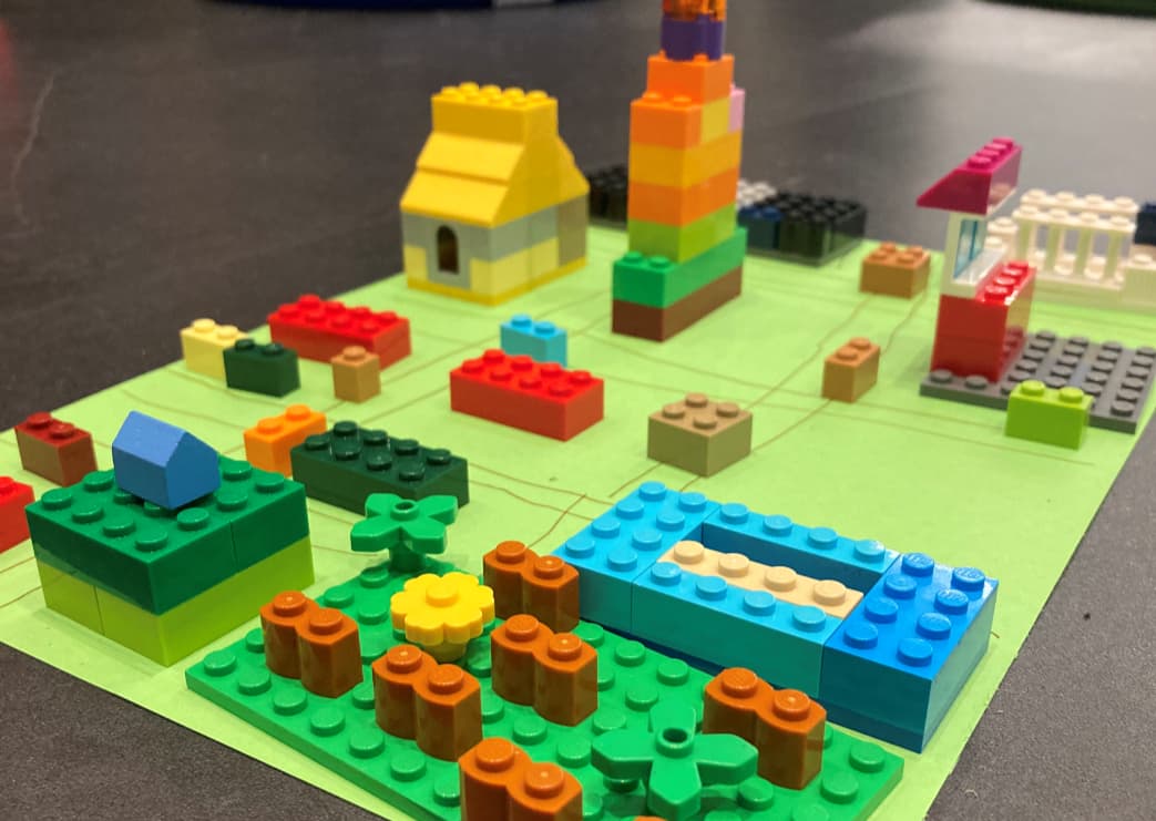 Ideal neighbourhood in Lego